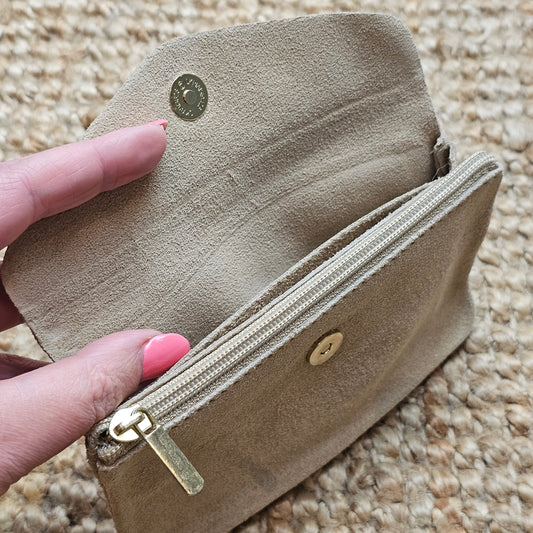 Grand porte monnaie en daim beige