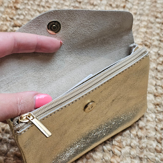 Grand porte monnaie en cuir doré