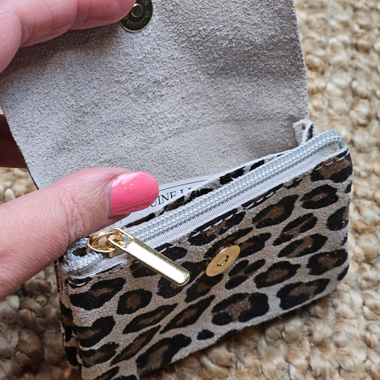 Porte monnaie en cuir léopard beige