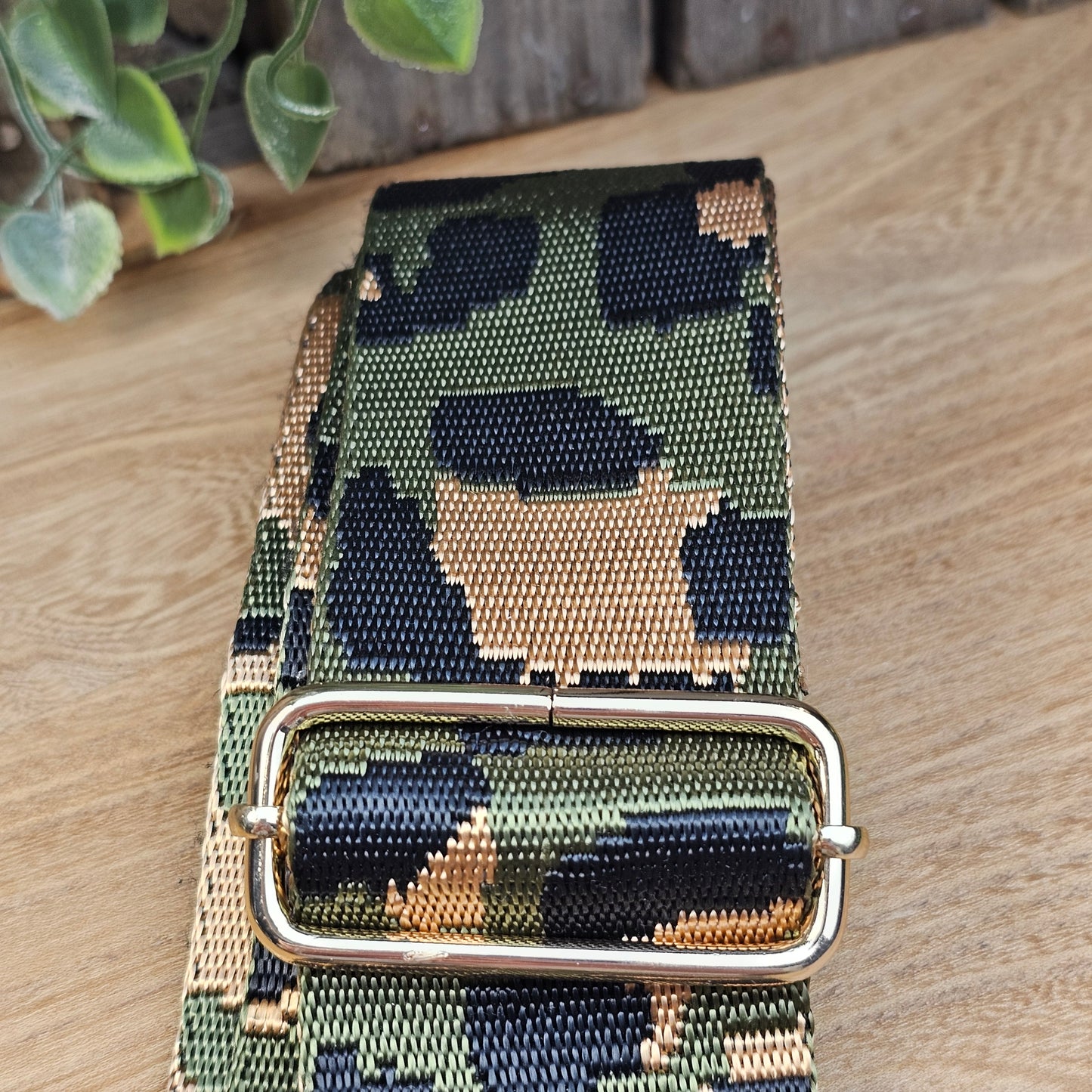 Bandoulière motifs léopard kaki et doré