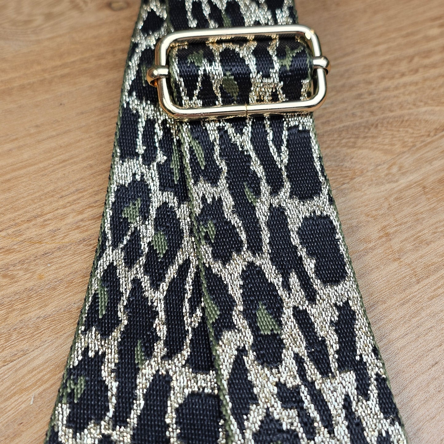 Bandoulière motifs léopard doré et kaki