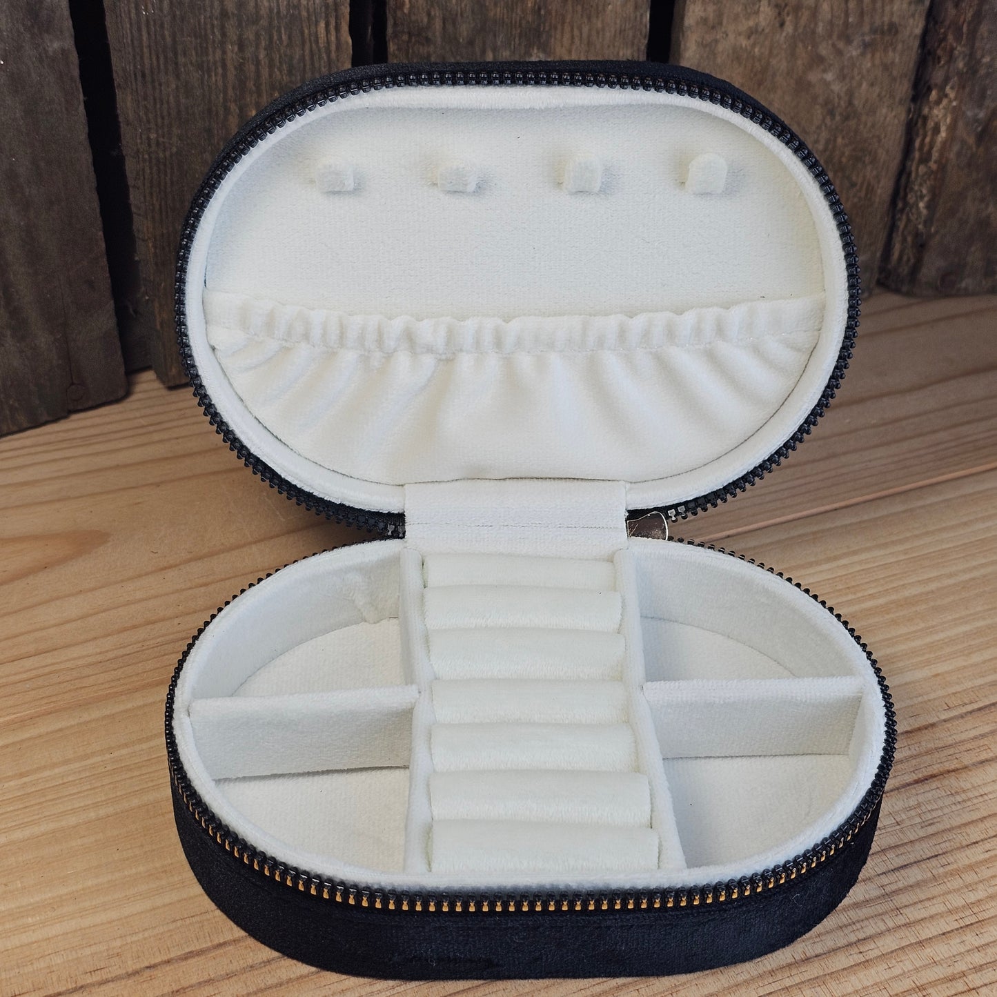 Boîte à bijoux noire