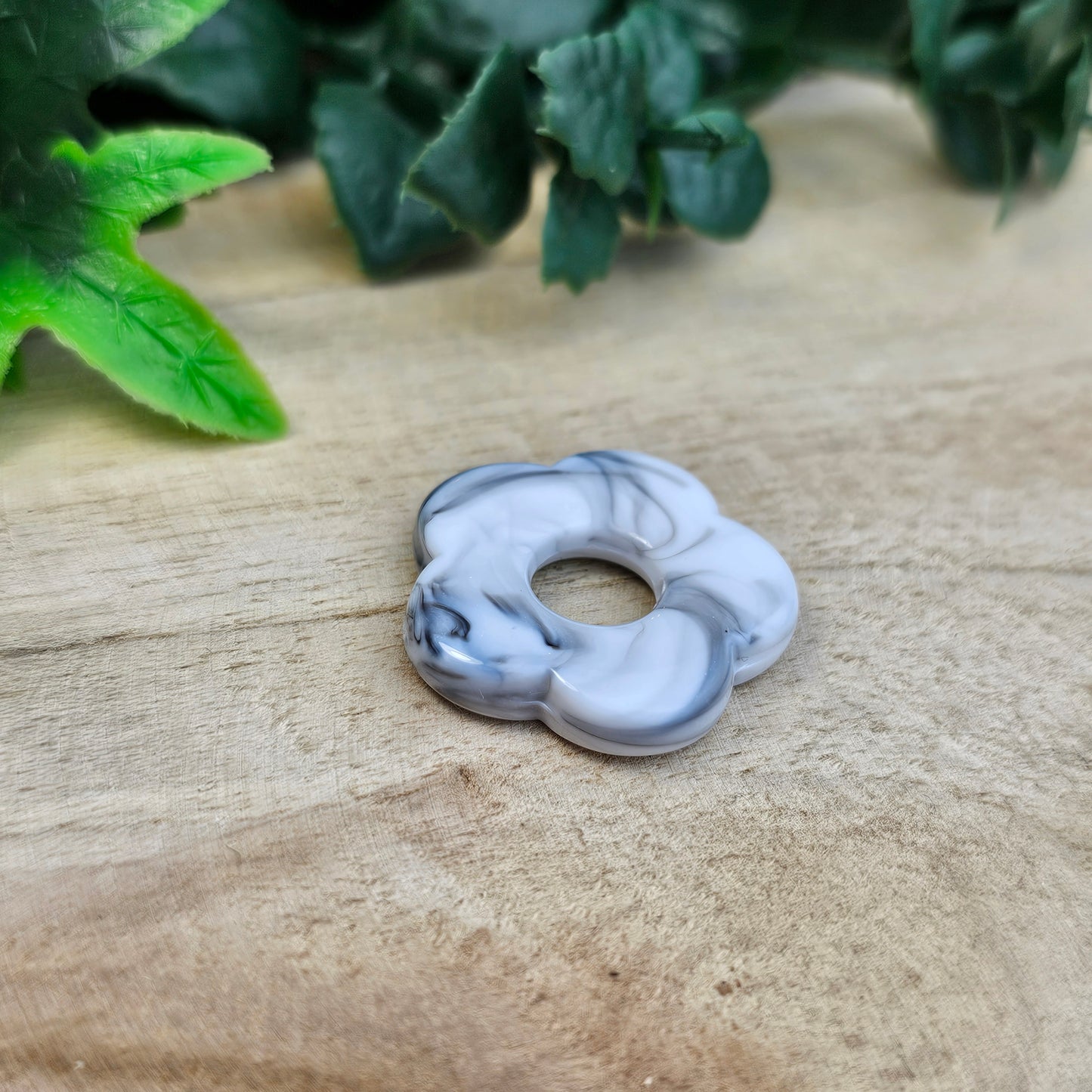 Fleurs résine 25 mm (lot de 2)