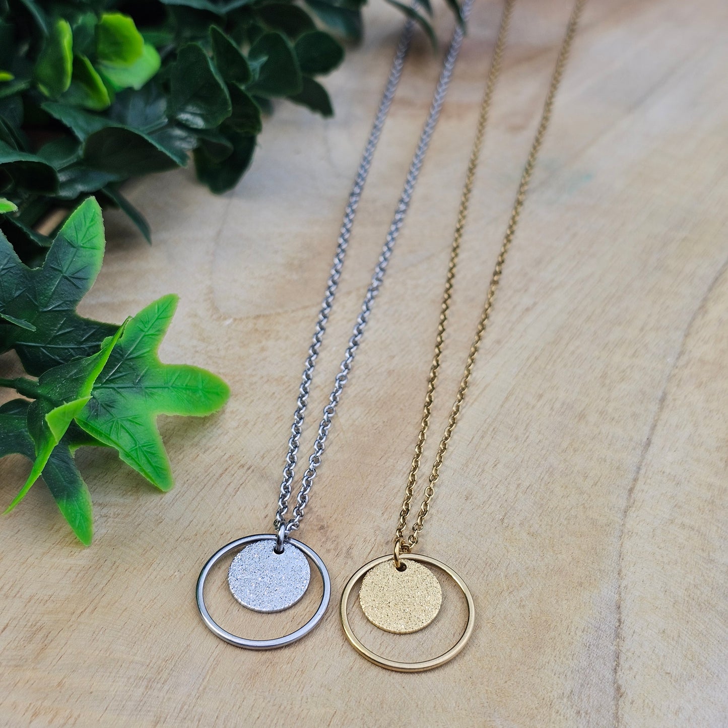 Collier Jalna médaille pailletée