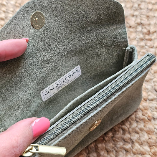 Grand porte monnaie en daim kaki clair