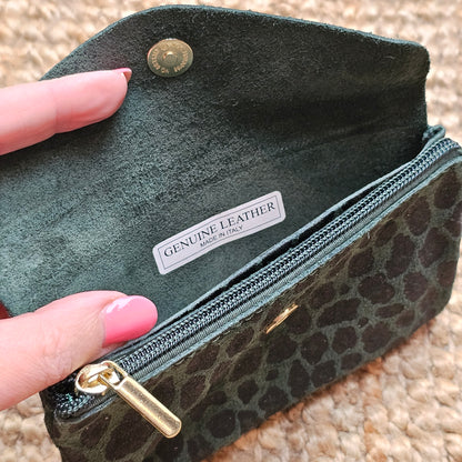 Grand porte monnaie en cuir léopard kaki