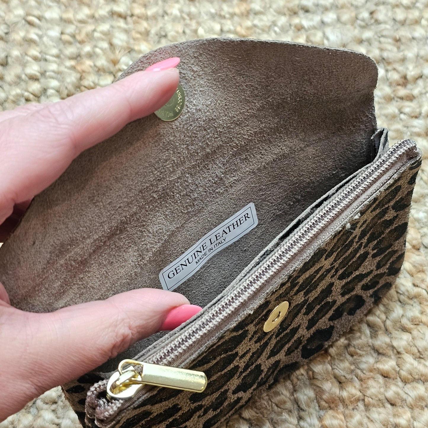 Grand porte monnaie en cuir léopard camel