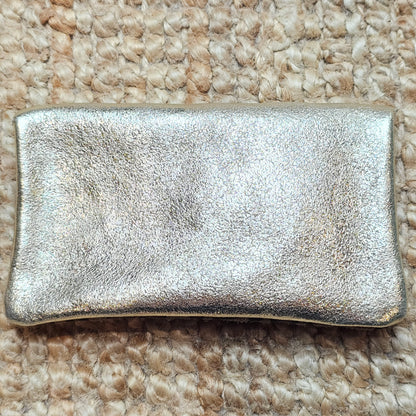 Grand porte monnaie en cuir et daim léopard taupe