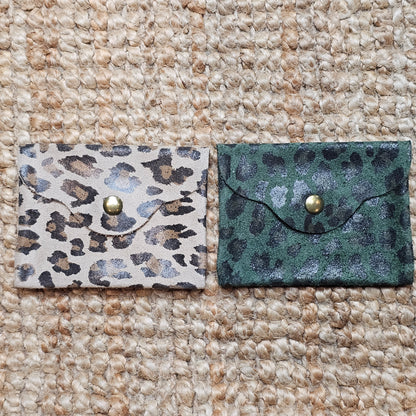 Petit porte monnaie en cuir léopard kaki