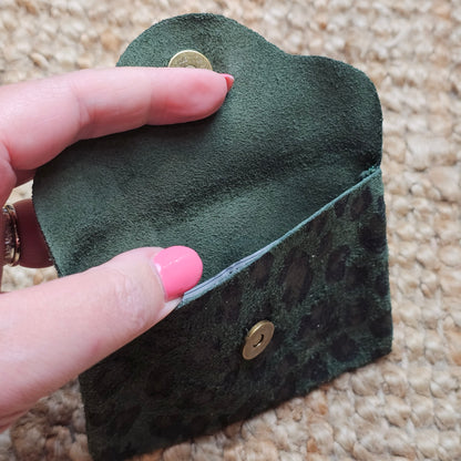 Petit porte monnaie en cuir léopard kaki