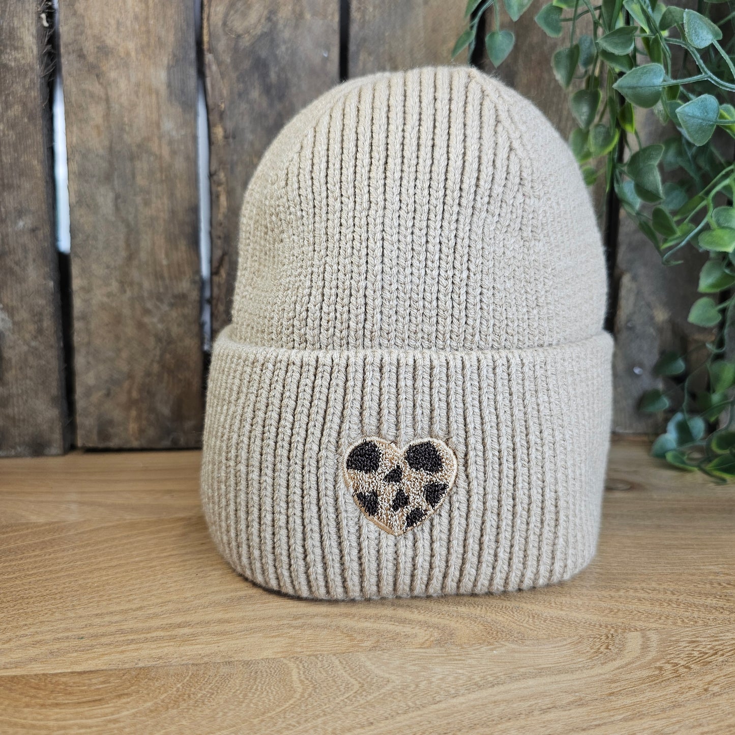 Bonnet coeur léopard camel