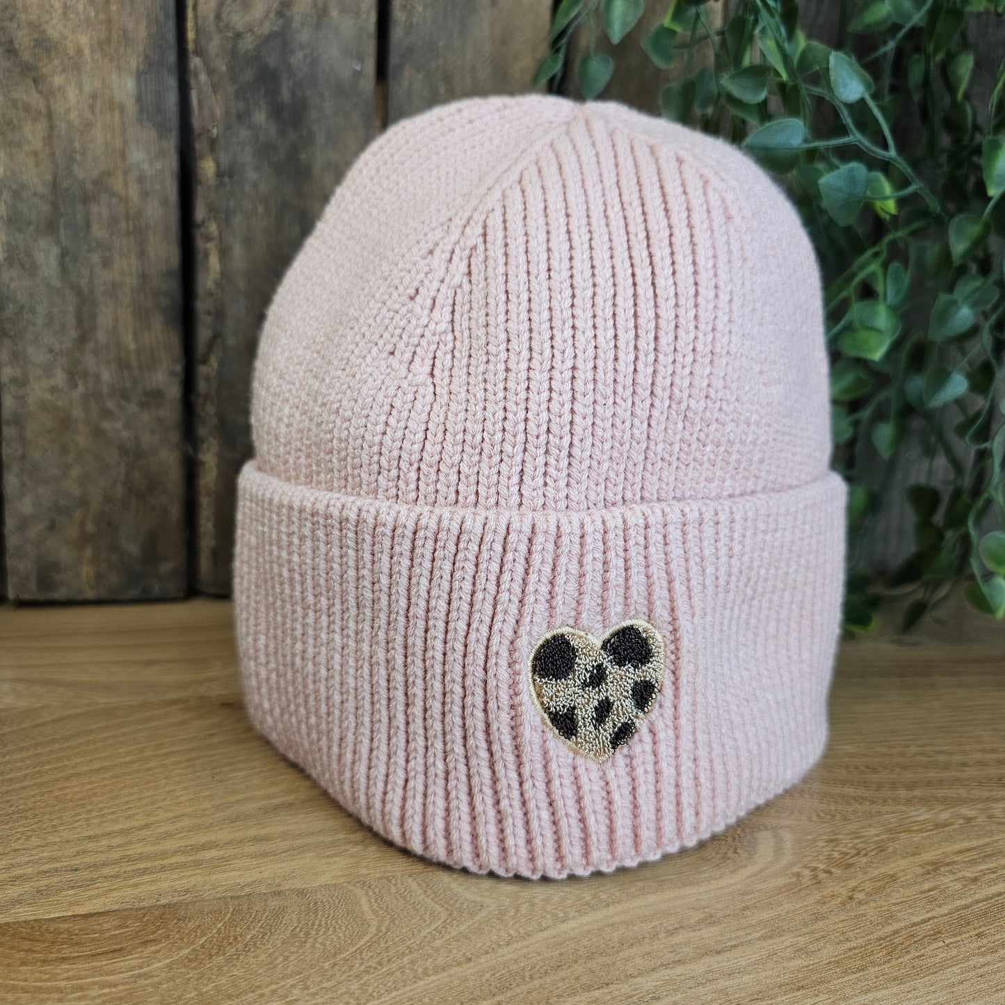 Bonnet coeur léopard rose pâle