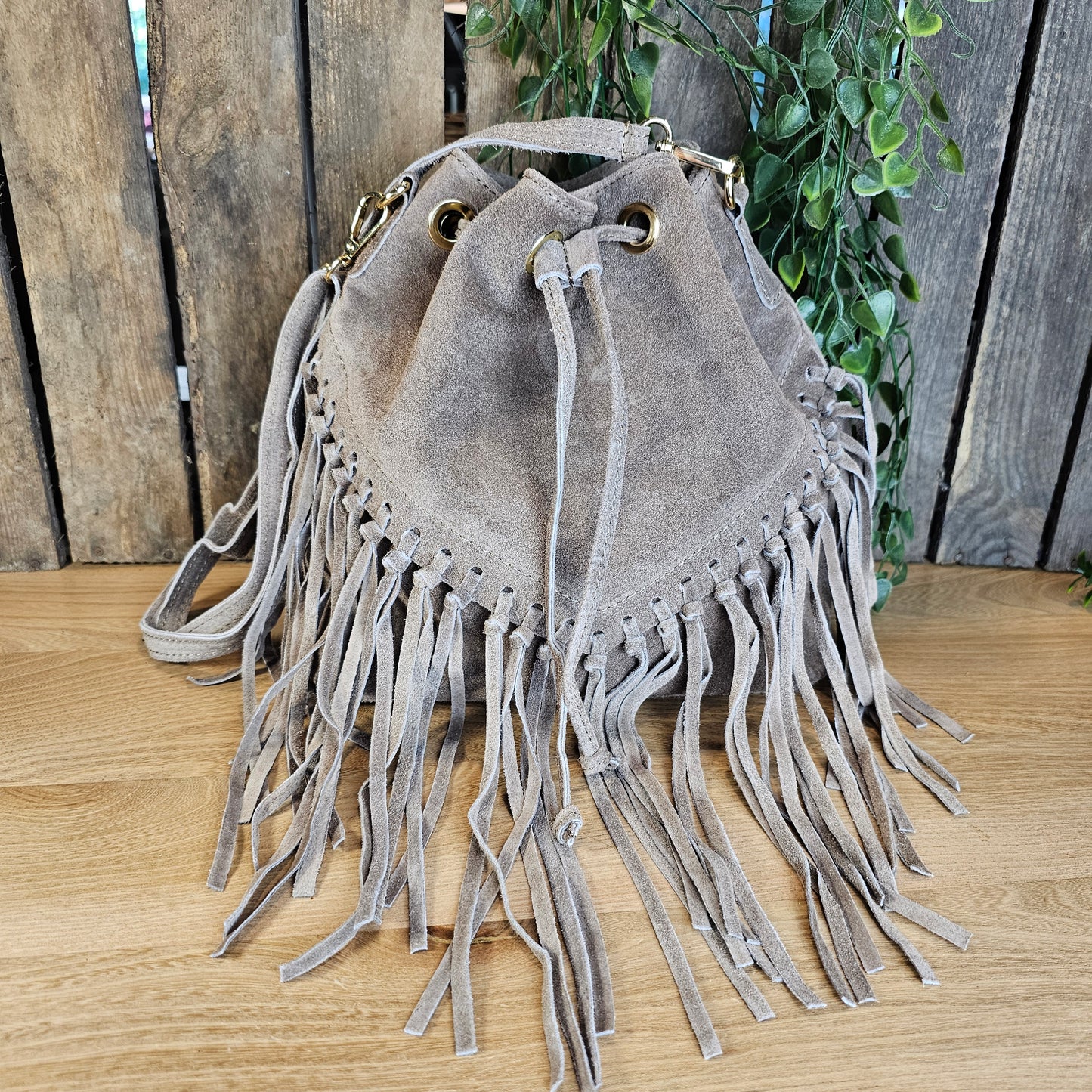 Sac en daim avec franges taupe