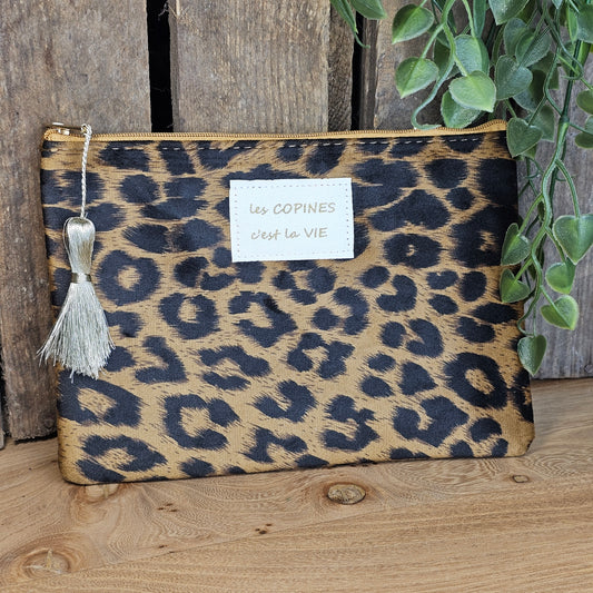 Pochette "Les copines c'est la vie" léopard camel