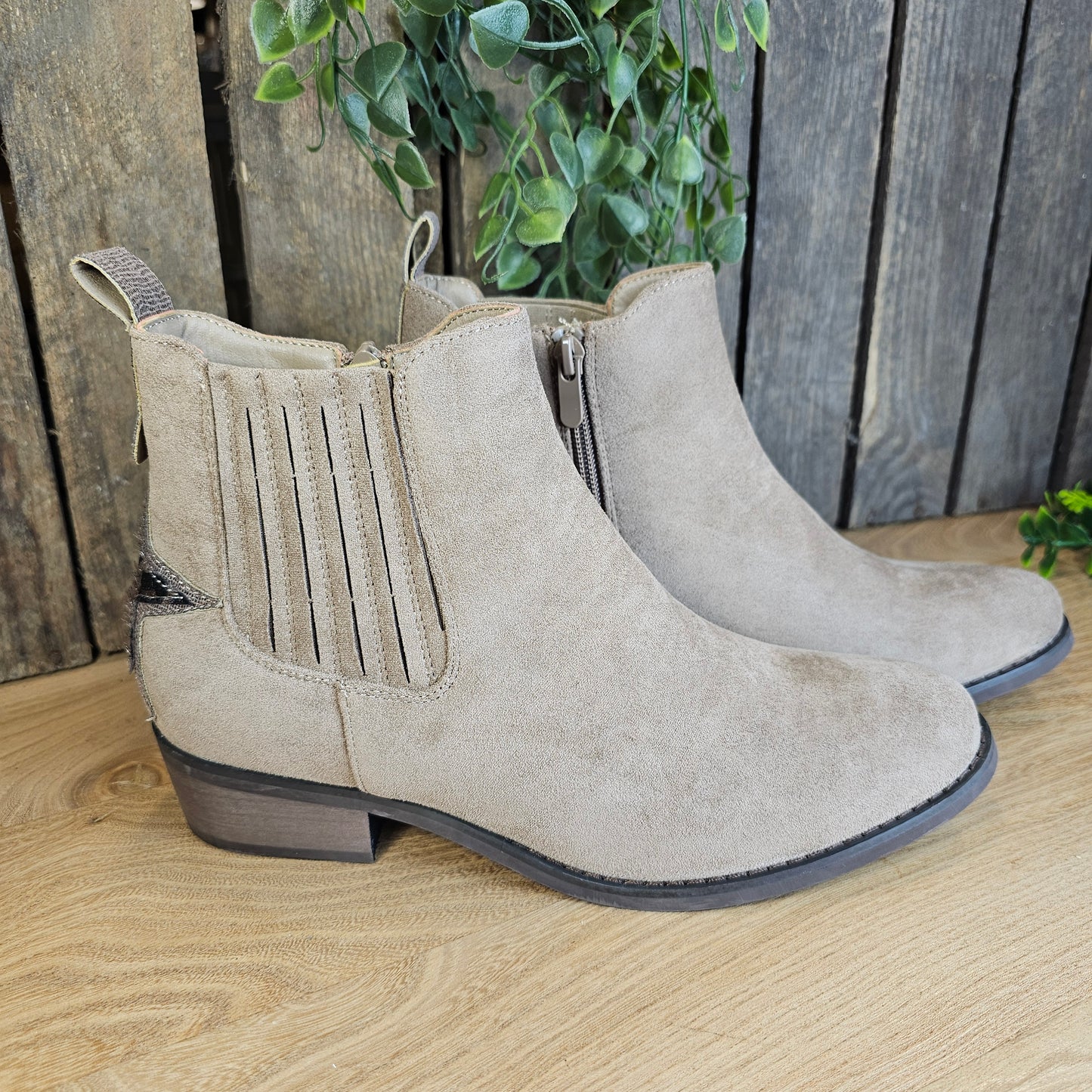 Bottines taupe étoile léopard