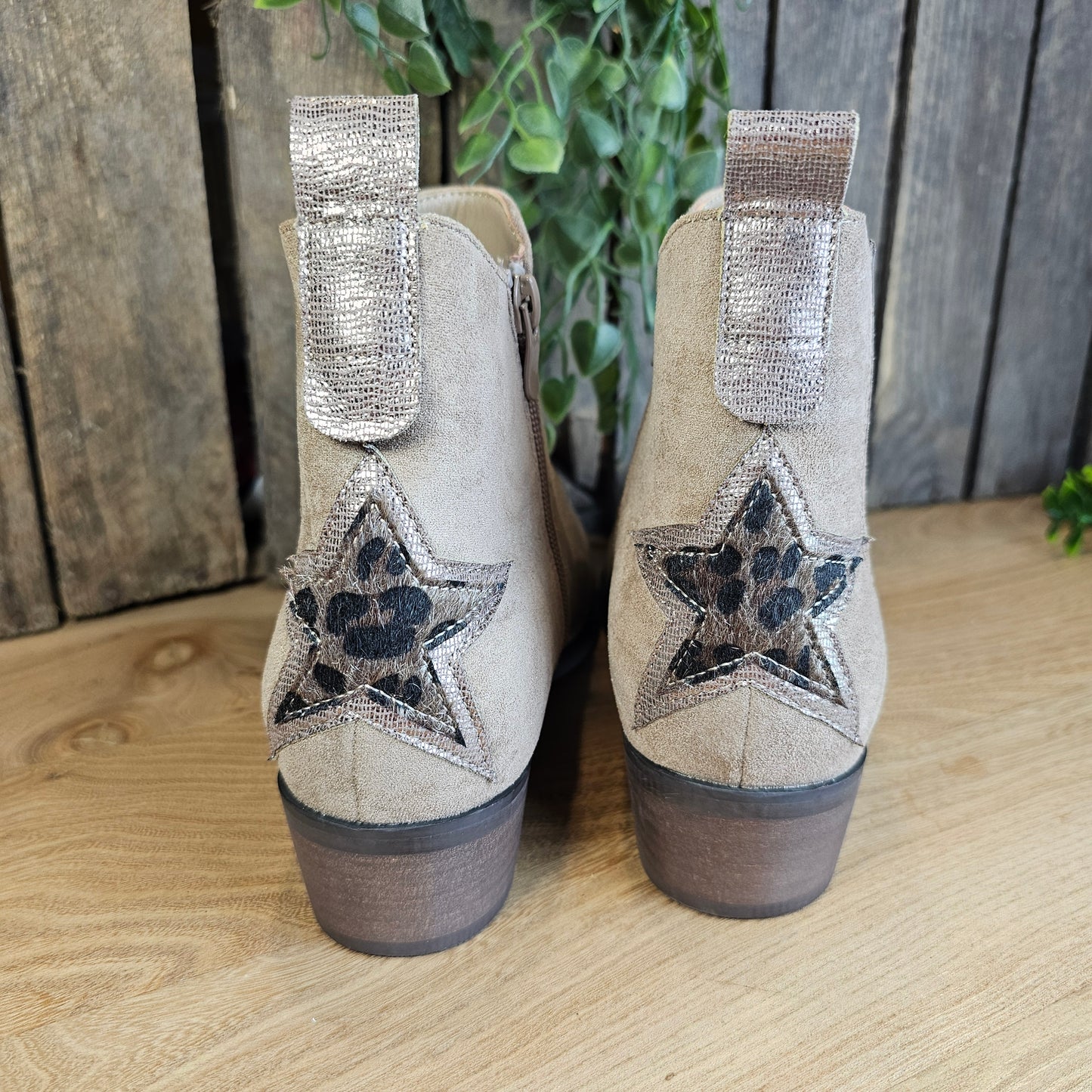 Bottines taupe étoile léopard