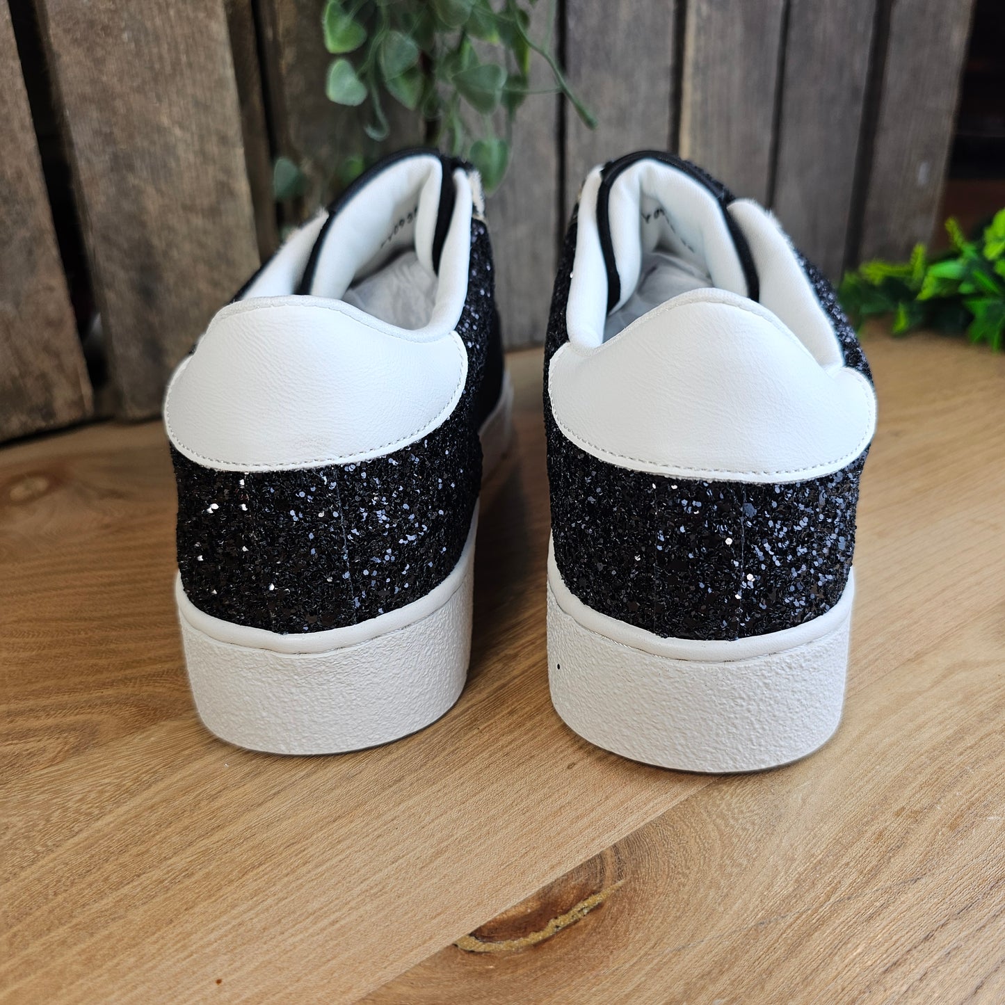 Basket scratch noire paillettes