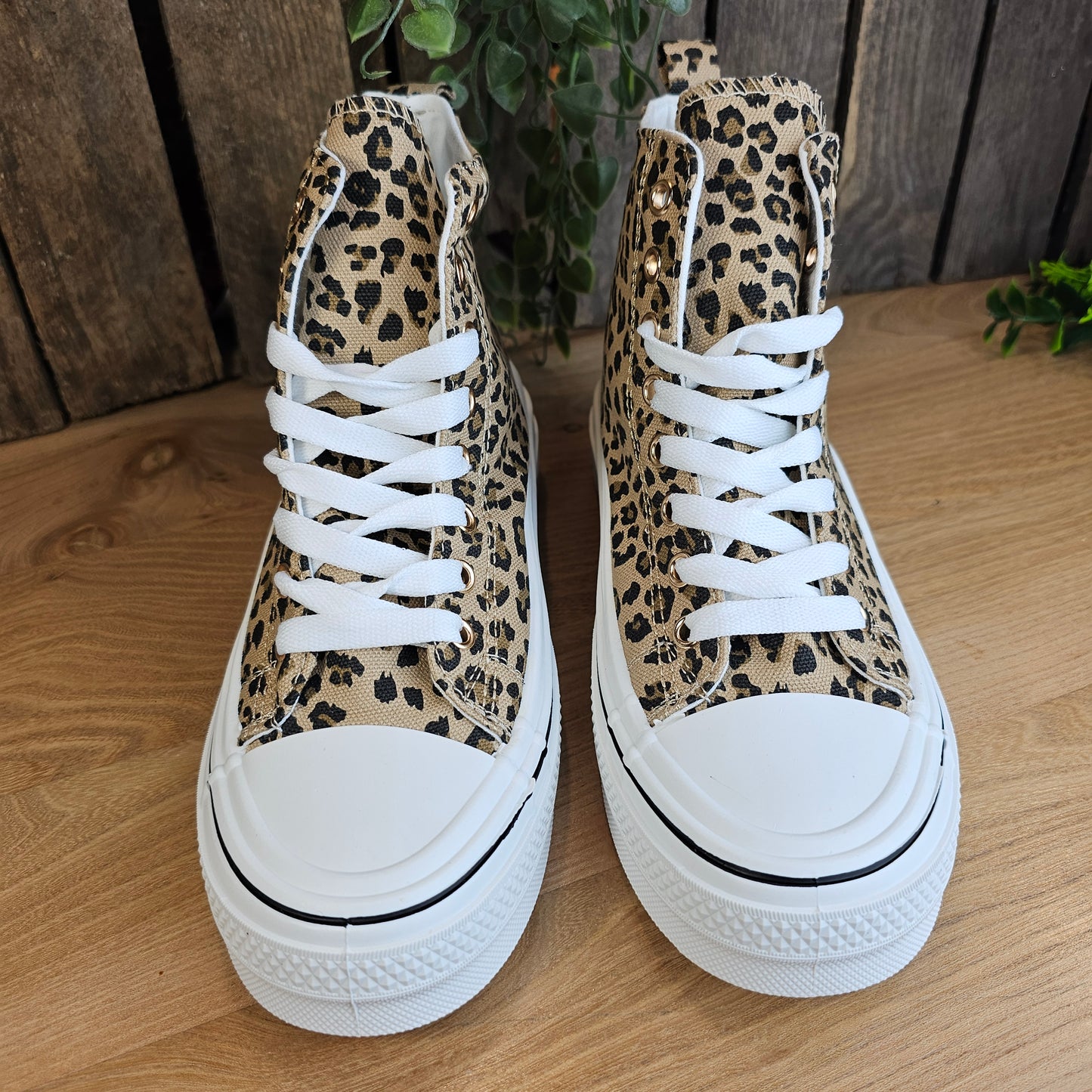 Basket montante léopard coeur doré