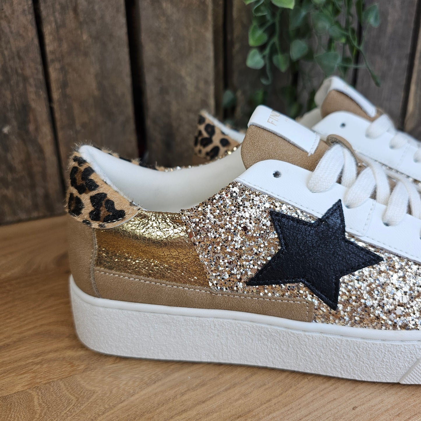 Basket camel/léopard et paillettes