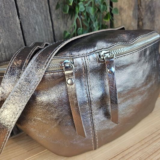 Grande banane en cuir irisé bronze