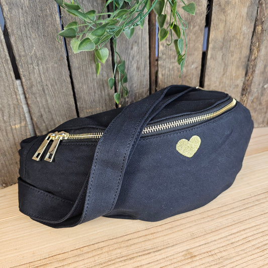 Banane en toile avec coeur noir