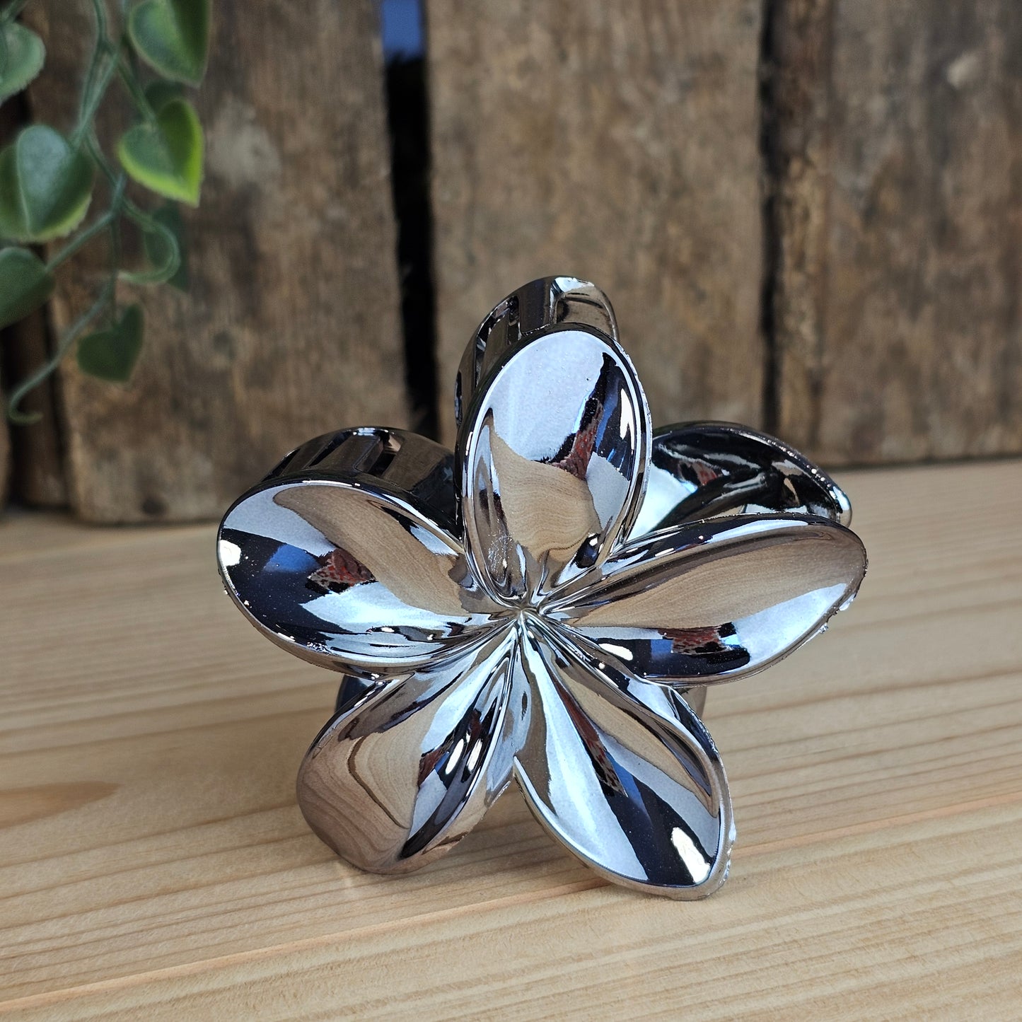 Pince cheveux fleur gris métallisé