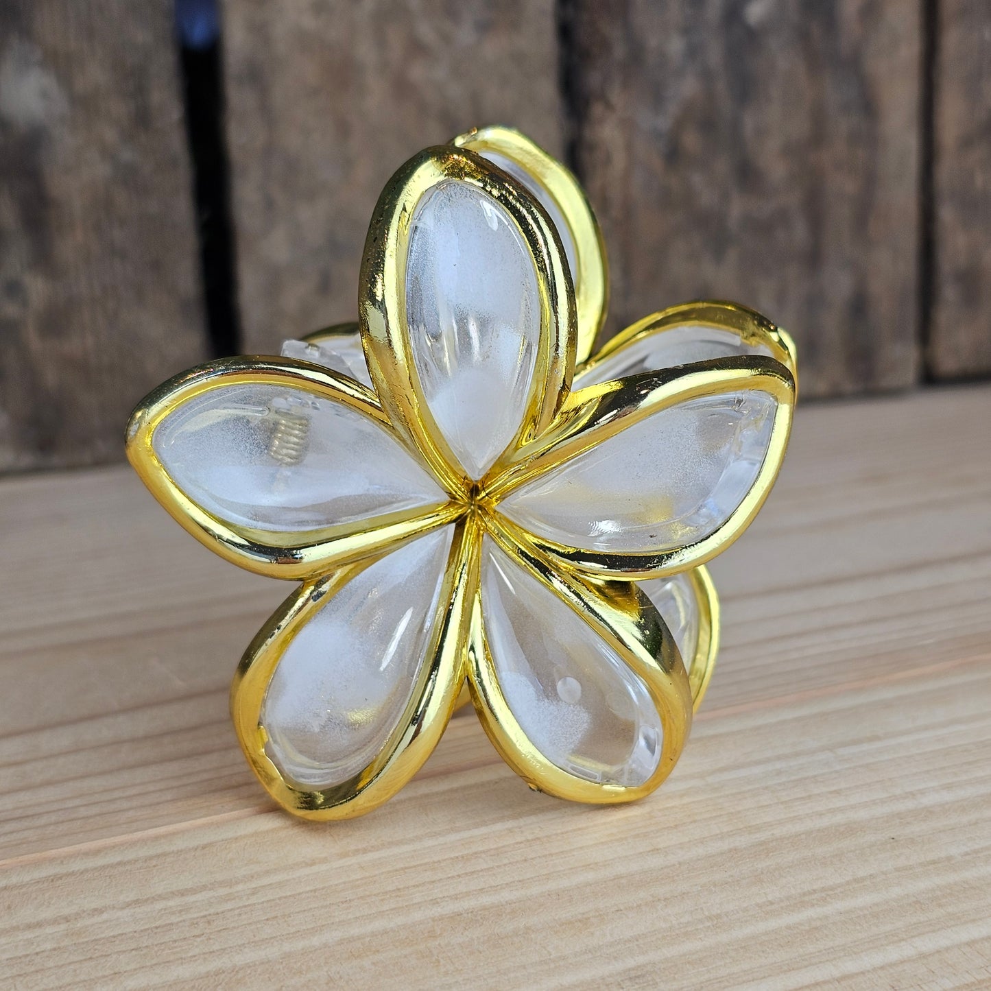 Pince cheveux fleur dorée et blanc