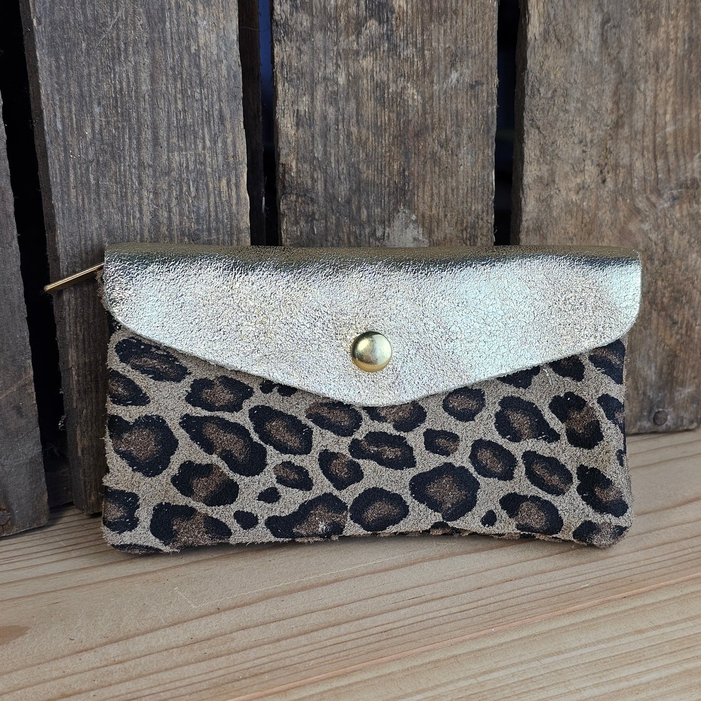 Grand porte monnaie en cuir et daim léopard taupe