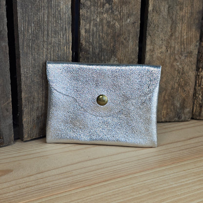 Petit porte monnaie en cuir argenté