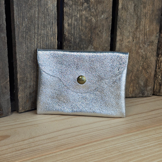 Petit porte monnaie en cuir argenté