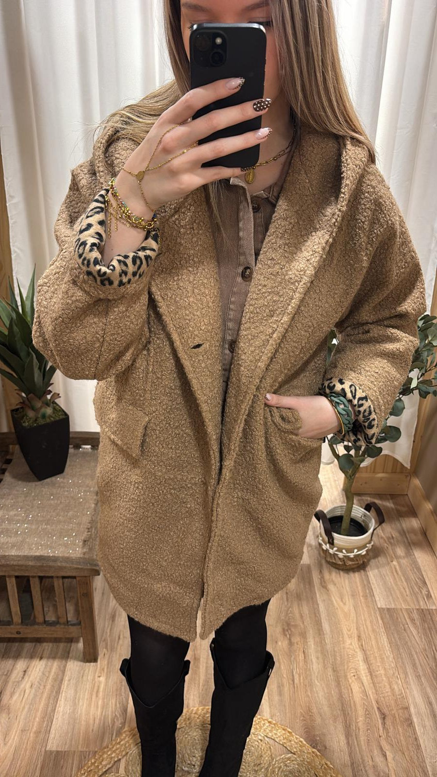 Manteau camel avec étoile capuche