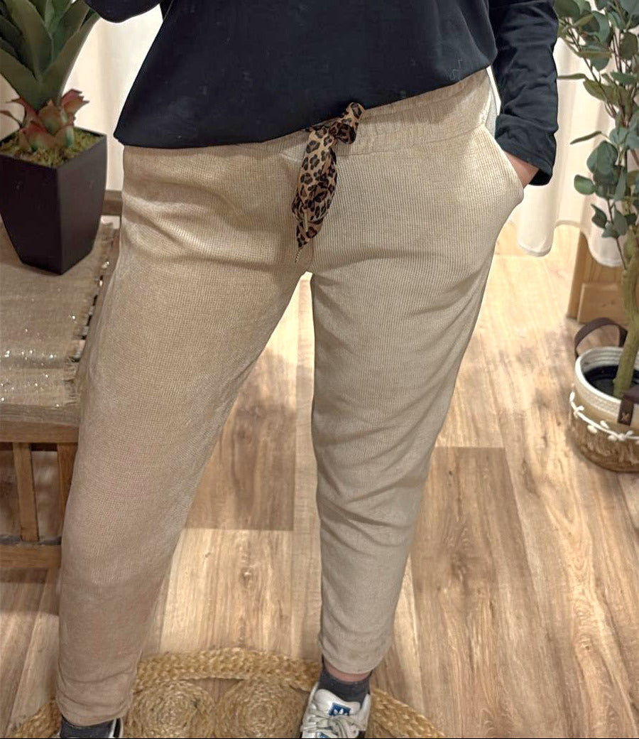 Pantalon effet velours lacet léopard beige