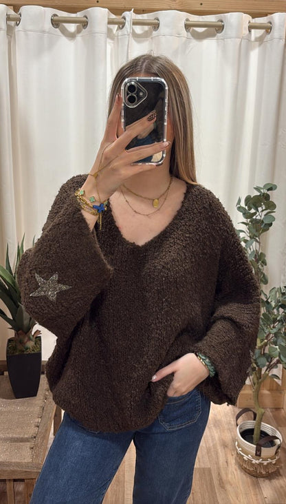 Pull bouclette étoile sur les manches marron