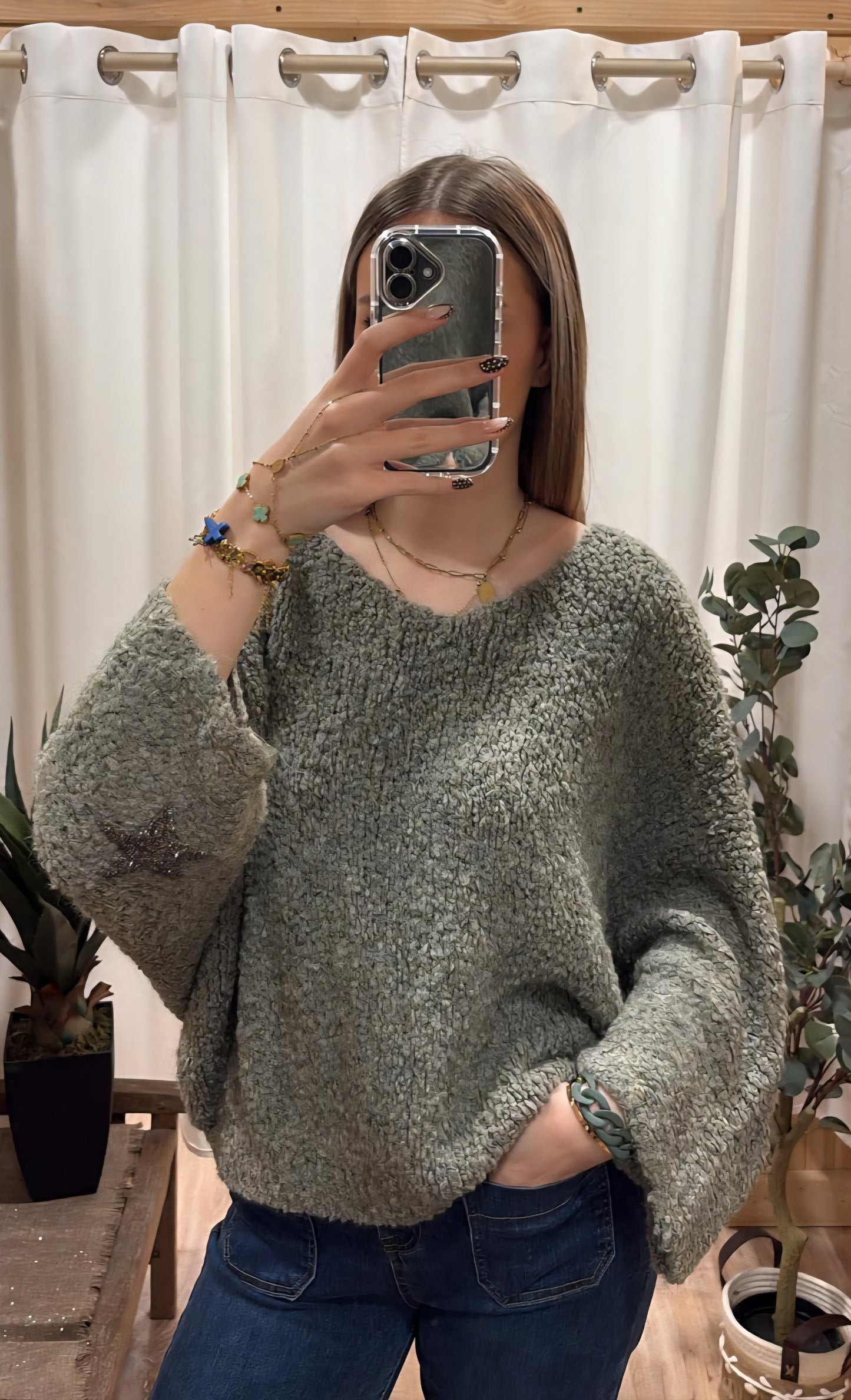 Pull bouclette étoile sur les manches kaki clair