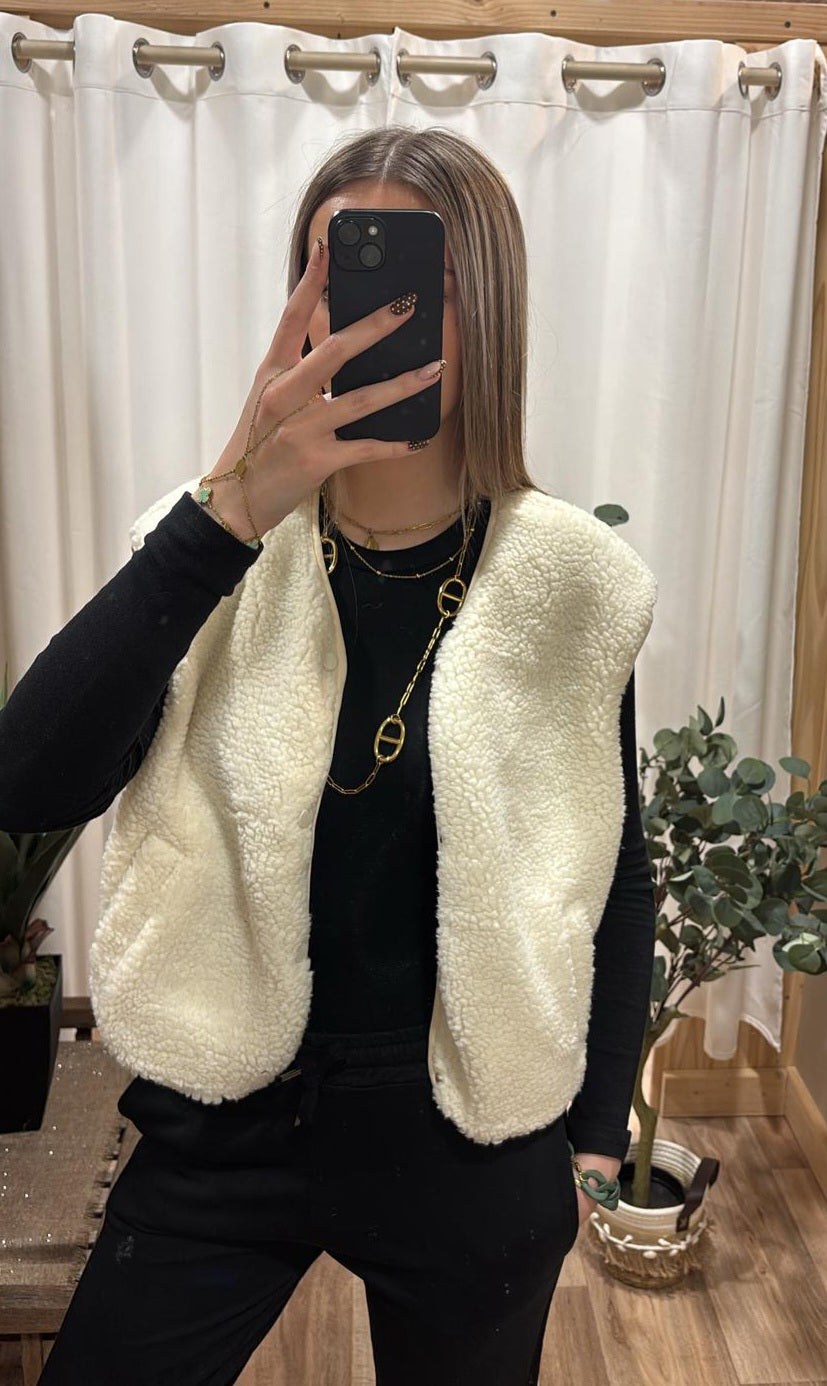 Gilet moumoute sans manche beige