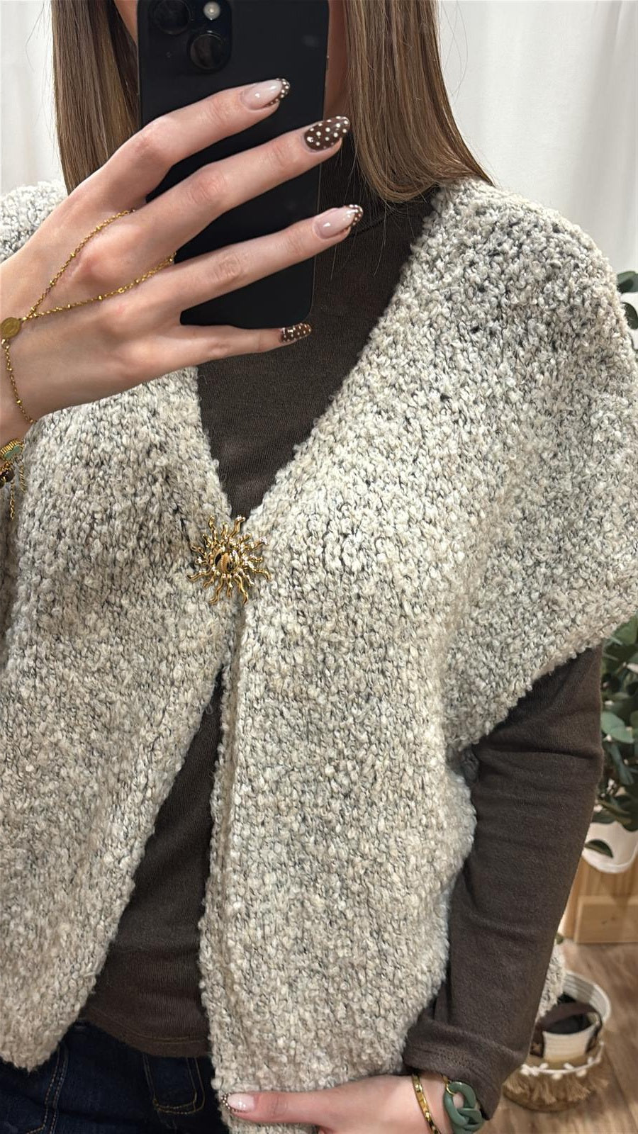 Gilet sans manche bouclette broche dorée - beige chiné