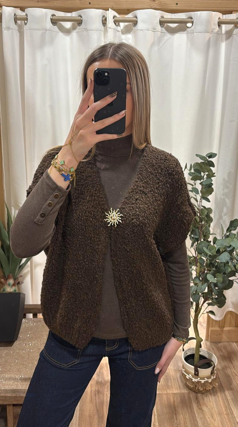 Gilet sans manche bouclette broche dorée - chocolat