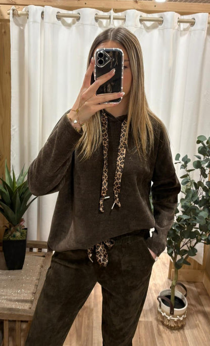 Sweat effet velours marron avec lacet léopard