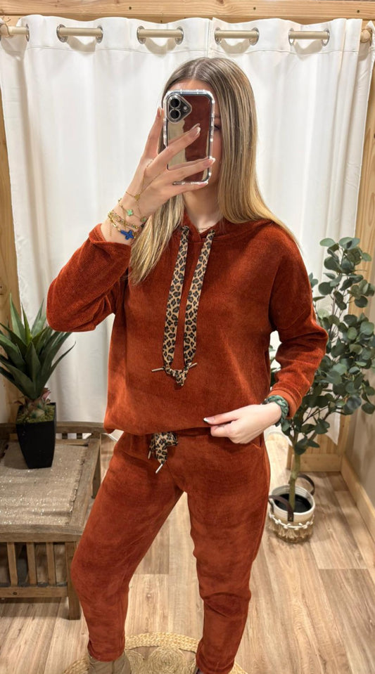 Sweat effet velours rouille avec lacet léopard