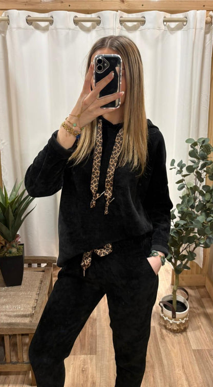 Sweat effet velours noir avec lacet léopard