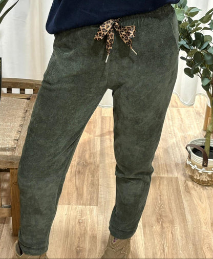 Pantalon effet velours lacet léopard kaki