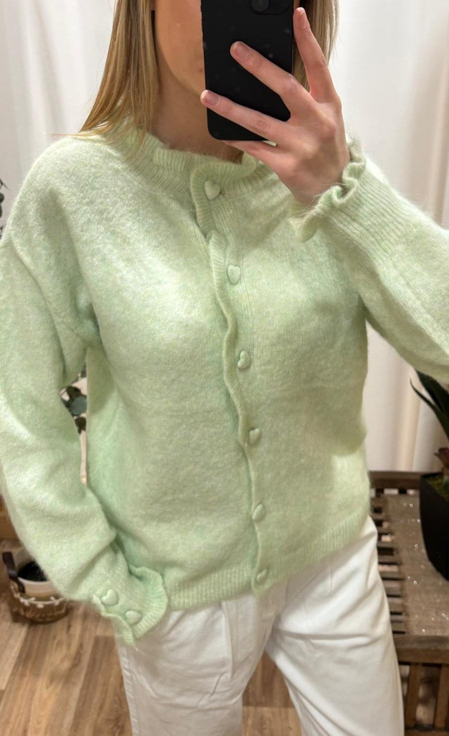 Cardigan vert pâle petits boutons coeurs