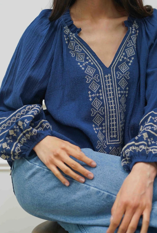 Blouse broderies bleu marine