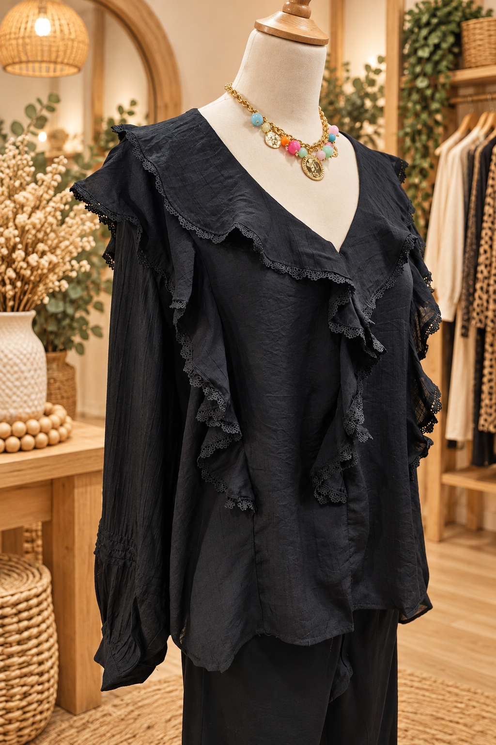 Blouse à volants noire